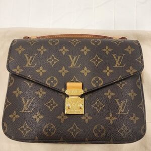 Louis Vuitton Monogram Pochette Metis